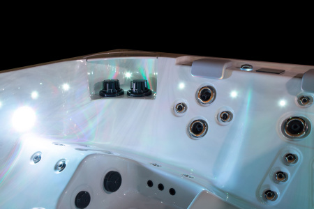 Гидромассажный спа бассейн NordicSpa Liv (Лив)